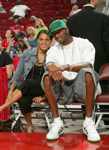 今晚留意两 今晚留意两